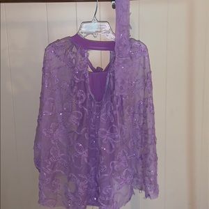 Loose lyrical costume